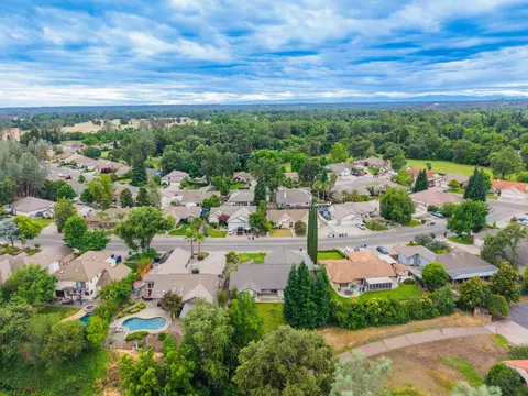 View/Area - 3953 Eagle Pkwy, Redding, CA 96001 photo 7 of 12