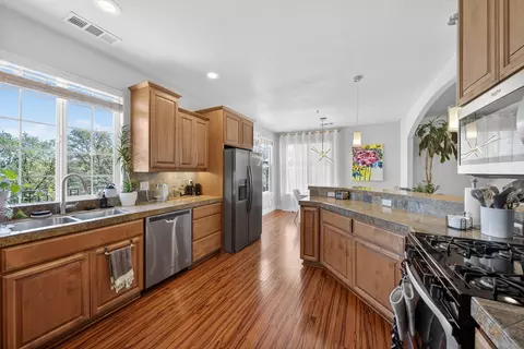 Kitchen - 5556 Diamond Ridge Dr, Redding, CA 96003 photo 3 of 4