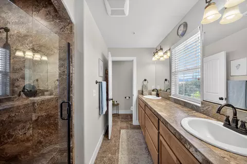 Bath - 5556 Diamond Ridge Dr, Redding, CA 96003 photo 1 of 4