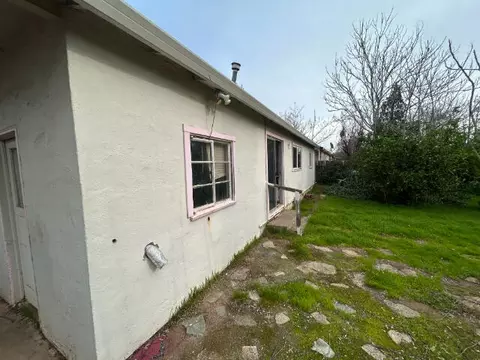 Exterior - 1108 4th St, Redding, CA 96002 photo 3 of 3