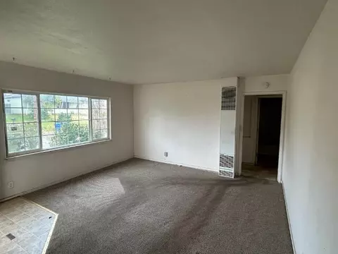 Living - 1108 4th St, Redding, CA 96002 photo 1 of 2