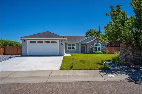 1555 Acacia St, Red Bluff, CA 96080