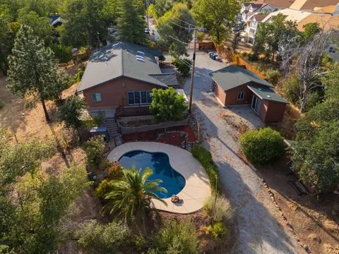 View/Area - 3821 Pebble Dr, Redding, CA 96001 photo 15 of 18