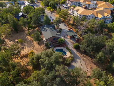 View/Area - 3821 Pebble Dr, Redding, CA 96001 photo 11 of 18