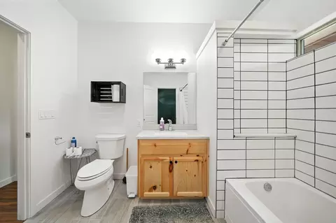 Bath - 3821 Pebble Dr, Redding, CA 96001 photo 4 of 5