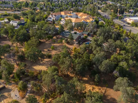 View/Area - 3821 Pebble Dr, Redding, CA 96001 photo 8 of 18
