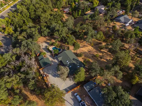 View/Area - 3821 Pebble Dr, Redding, CA 96001 photo 3 of 18