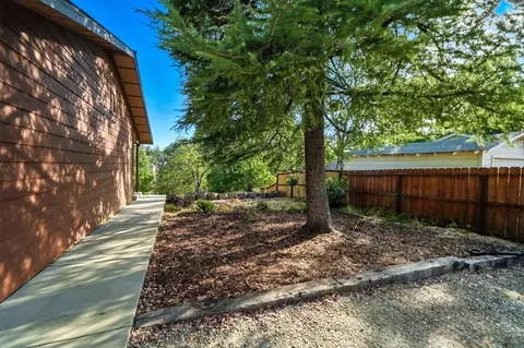 Exterior - 3821 Pebble Dr, Redding, CA 96001 photo 15 of 20