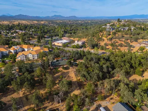 View/Area - 3821 Pebble Dr, Redding, CA 96001 photo 6 of 18