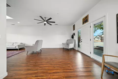 Entry Way - 3821 Pebble Dr, Redding, CA 96001 photo 1 of 3