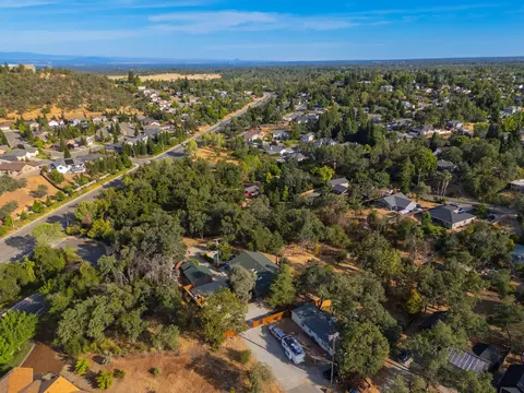 View/Area - 3821 Pebble Dr, Redding, CA 96001 photo 4 of 18