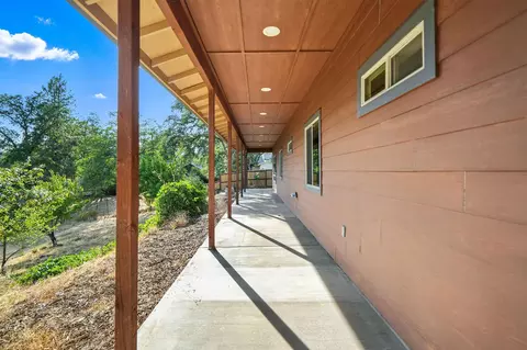 Exterior - 3821 Pebble Dr, Redding, CA 96001 photo 11 of 20