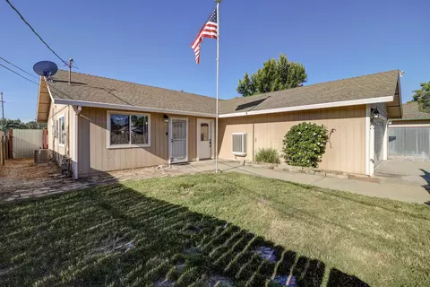 Exterior - 4143 Saint Patricks Ave, Redding, CA 96003 photo 4 of 10