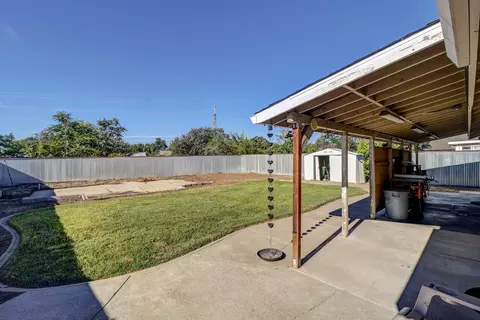 Exterior - 4143 Saint Patricks Ave, Redding, CA 96003 photo 8 of 10