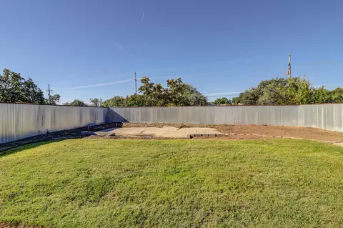 Exterior - 4143 Saint Patricks Ave, Redding, CA 96003 photo 6 of 10