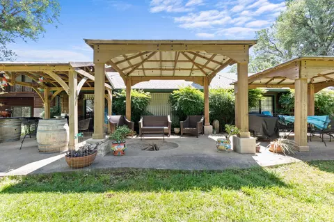 Exterior - 13180 Montecito Rd, Red Bluff, CA 96080 photo 5 of 29
