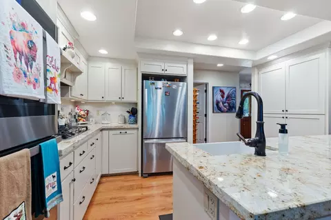 Kitchen - 13180 Montecito Rd, Red Bluff, CA 96080 photo 2 of 6