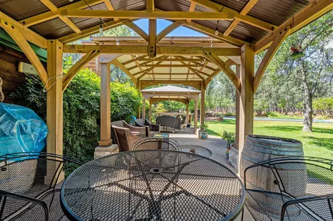 Exterior - 13180 Montecito Rd, Red Bluff, CA 96080 photo 3 of 29
