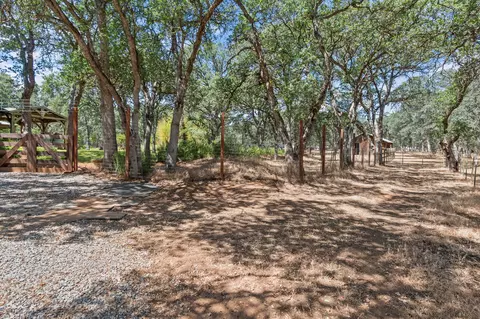 Exterior - 13180 Montecito Rd, Red Bluff, CA 96080 photo 24 of 29