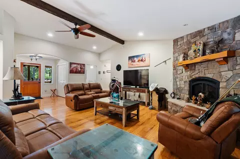 Living - 13180 Montecito Rd, Red Bluff, CA 96080 photo 4 of 4