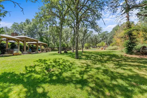 Exterior - 13180 Montecito Rd, Red Bluff, CA 96080 photo 7 of 29