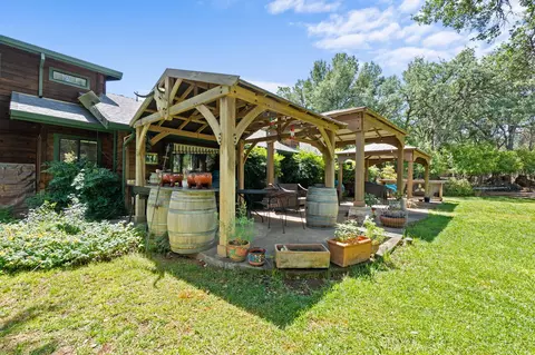 Exterior - 13180 Montecito Rd, Red Bluff, CA 96080 photo 4 of 29