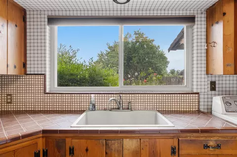 Kitchen - 126 Mary Ln, Red Bluff, CA 96080 photo 5 of 5