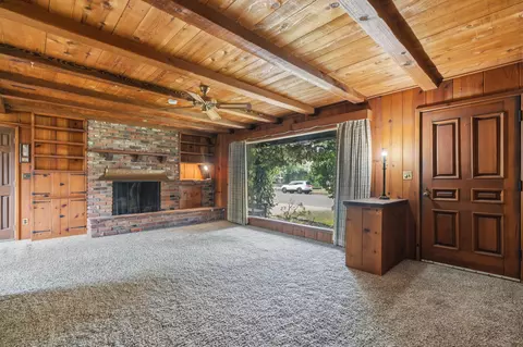 Living - 126 Mary Ln, Red Bluff, CA 96080 photo 3 of 4