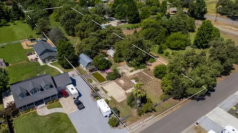 5864 Green Acres Dr, Anderson, CA 96007