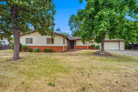 860 Lake Blvd, Redding, CA 96003