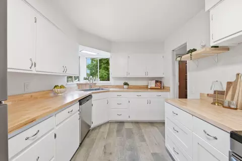 Kitchen - 860 Lake Blvd, Redding, CA 96003 photo 1 of 4