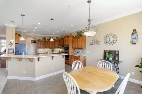 Dining - 892 Coggins St, Redding, CA 96003 photo 5 of 5