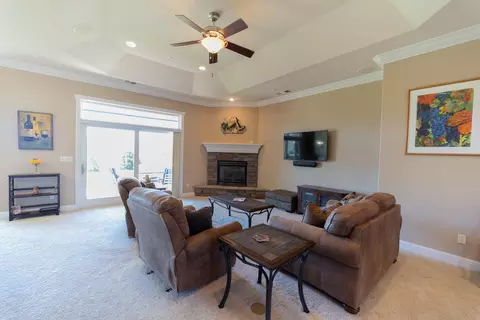 Living - 892 Coggins St, Redding, CA 96003 photo 1 of 3