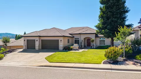 Exterior - 892 Coggins St, Redding, CA 96003 photo 2 of 16