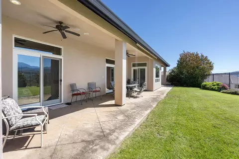 Exterior - 892 Coggins St, Redding, CA 96003 photo 5 of 16
