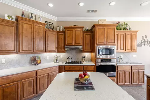 Kitchen - 892 Coggins St, Redding, CA 96003 photo 2 of 4