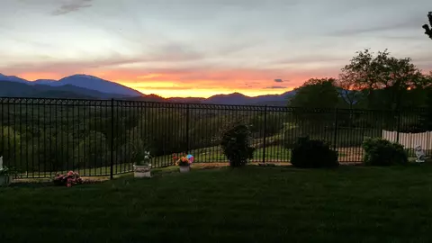 Exterior - 892 Coggins St, Redding, CA 96003 photo 9 of 16