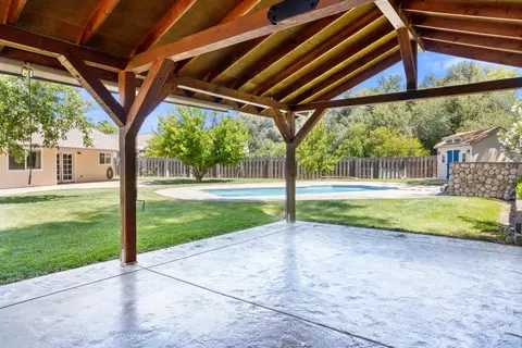 Other - 3753 Canterbury Dr, Redding, CA 96002 photo 3 of 4