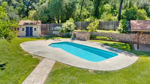 Exterior - 3753 Canterbury Dr, Redding, CA 96002 photo 2 of 5