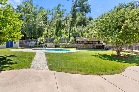 Exterior - 3753 Canterbury Dr, Redding, CA 96002 photo 5 of 5