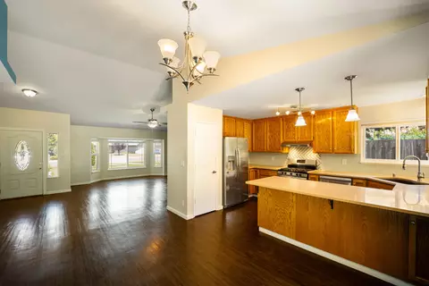 Living - 3753 Canterbury Dr, Redding, CA 96002 photo 4 of 4