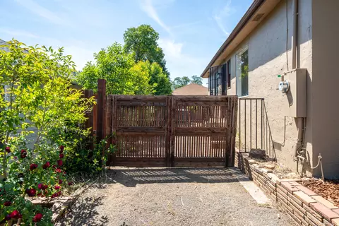 Exterior - 1342 Willis St, Redding, CA 96001 photo 3 of 5