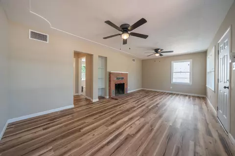 Living - 1342 Willis St, Redding, CA 96001 photo 1 of 5