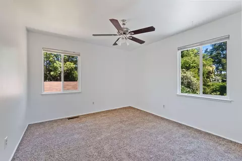 Bedroom - 5039 Bidwell Rd, Redding, CA 96001 photo 5 of 8