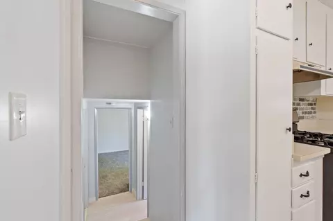 Entry Way - 5039 Bidwell Rd, Redding, CA 96001 photo 1 of 2