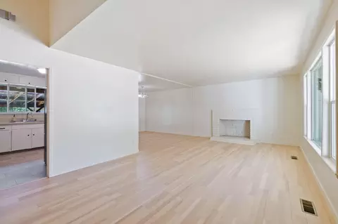 Living - 5039 Bidwell Rd, Redding, CA 96001 photo 1 of 4