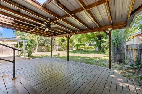 Exterior - 5039 Bidwell Rd, Redding, CA 96001 photo 4 of 10