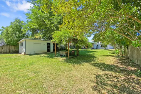 Exterior - 5039 Bidwell Rd, Redding, CA 96001 photo 9 of 10
