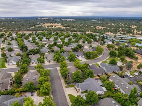 View/Area - 4597 Lynbrook Loop, Redding, CA 96003 photo 4 of 4