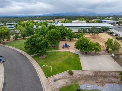 View/Area - 4597 Lynbrook Loop, Redding, CA 96003 photo 3 of 4